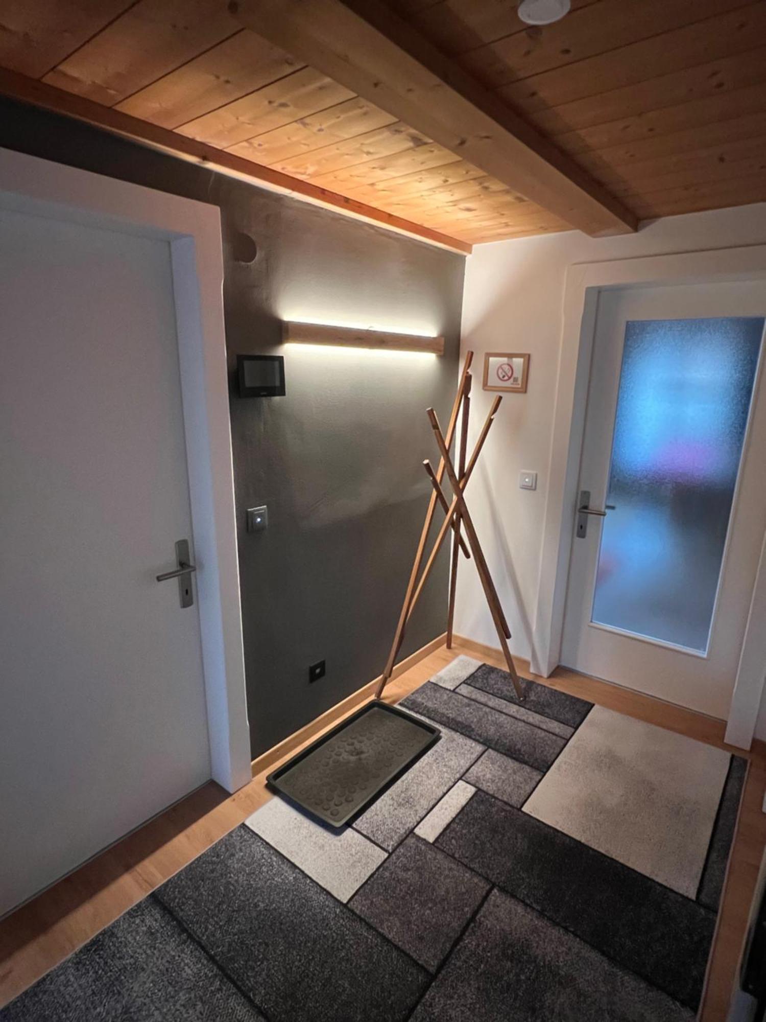 Crimson Cottage Apartments Dornbirn Pokoj fotografie